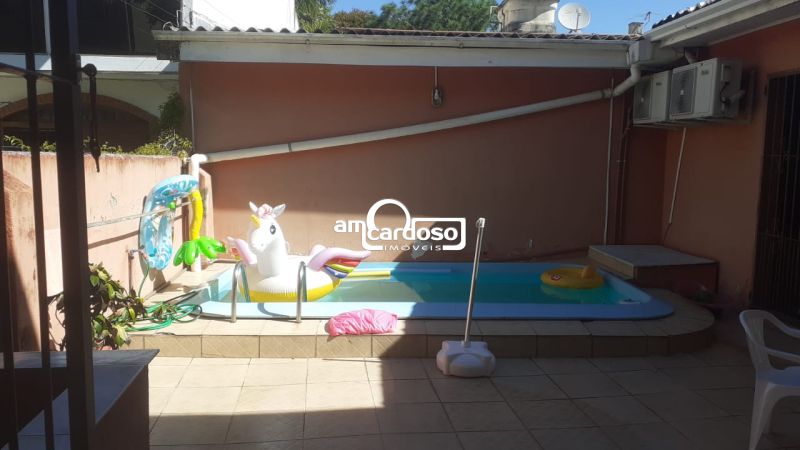 Casa com 6 quartos, 7 banheiros e 258m² à venda no bairro Sao Sebastiao, Porto Alegre