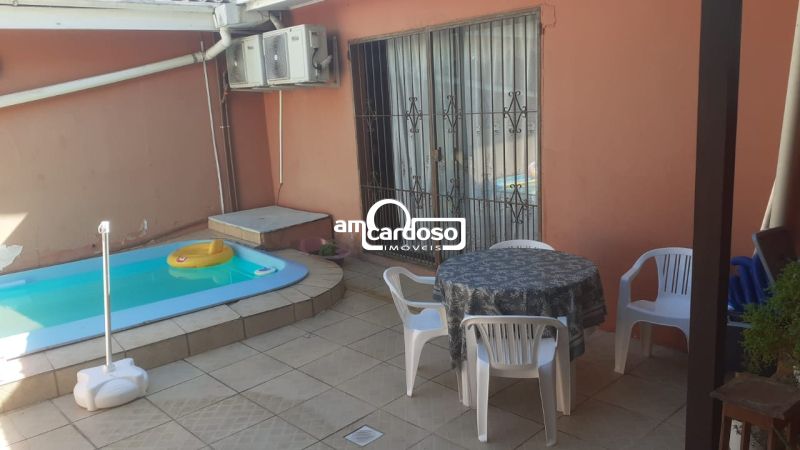 Casa com 6 quartos, 7 banheiros e 258m² à venda no bairro Sao Sebastiao, Porto Alegre