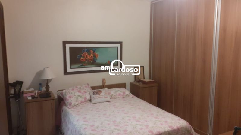 Casa com 6 quartos, 7 banheiros e 258m² à venda no bairro Sao Sebastiao, Porto Alegre