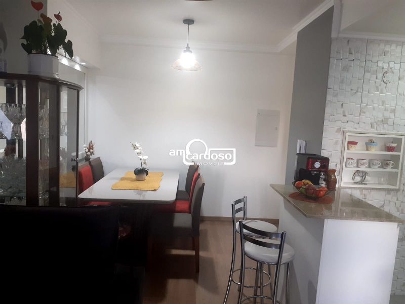 Apartamento com 3 quartos, 2 banheiros e 67m² à venda no bairro Jardim Lindoia, Porto Alegre