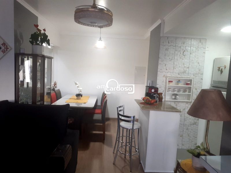 Apartamento com 3 quartos, 2 banheiros e 67m² à venda no bairro Jardim Lindoia, Porto Alegre
