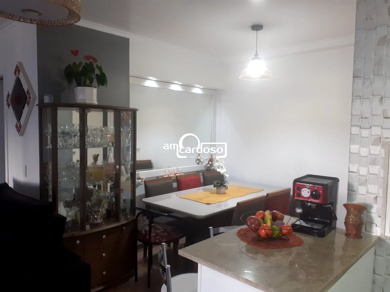 Apartamento com 3 quartos, 2 banheiros e 67m² à venda no bairro Jardim Lindoia, Porto Alegre