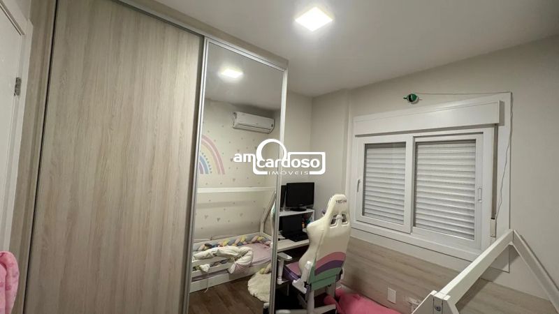 Apartamento com 2 quartos, 2 banheiros e 61m² à venda no bairro Sao Sebastiao, Porto Alegre