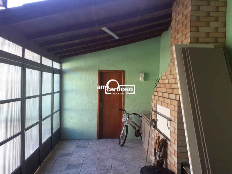 Casa com 3 quartos, 2 banheiros e 130m² à venda no bairro Passo Dareia, Porto Alegre