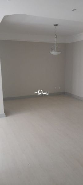 Apartamento com 3 quartos, 3 banheiros e 129m² à venda no bairro Jardim Lindoia, Porto Alegre