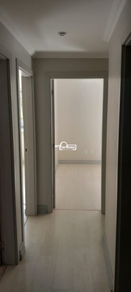 Apartamento com 3 quartos, 3 banheiros e 129m² à venda no bairro Jardim Lindoia, Porto Alegre