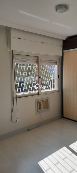Apartamento com 3 quartos, 3 banheiros e 129m² à venda no bairro Jardim Lindoia, Porto Alegre