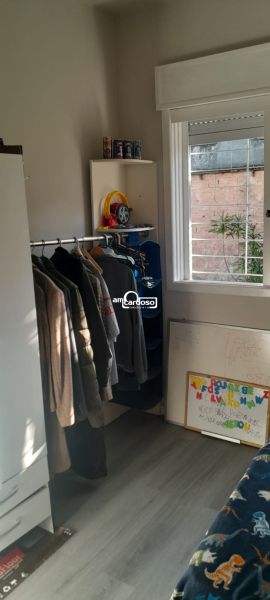 Apartamento com 3 quartos, 1 banheiro e 70m² à venda no bairro Sao Sebastiao, Porto Alegre