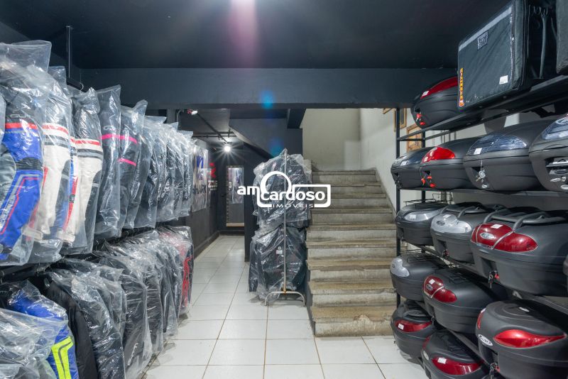 Loja com 1 banheiro e 247m² à venda no bairro Floresta, Porto Alegre