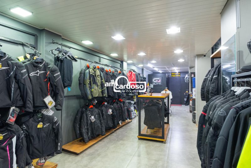Loja com 1 banheiro e 247m² à venda no bairro Floresta, Porto Alegre