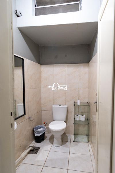 Loja com 1 banheiro e 247m² à venda no bairro Floresta, Porto Alegre