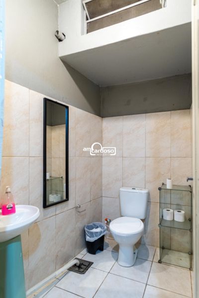 Loja com 1 banheiro e 247m² à venda no bairro Floresta, Porto Alegre