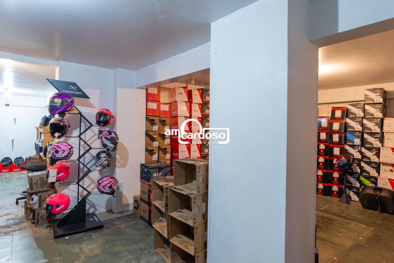 Loja com 1 banheiro e 247m² à venda no bairro Floresta, Porto Alegre
