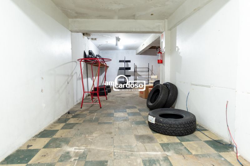 Loja com 1 banheiro e 247m² à venda no bairro Floresta, Porto Alegre