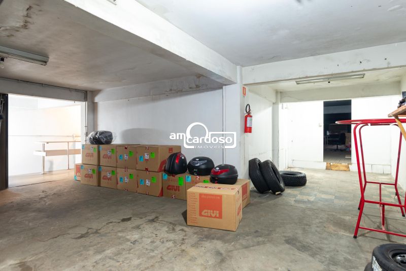 Loja com 1 banheiro e 247m² à venda no bairro Floresta, Porto Alegre