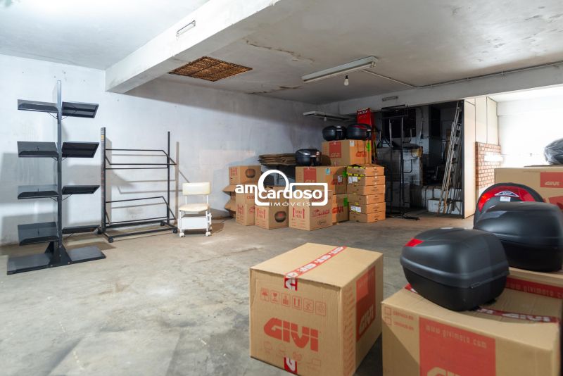 Loja com 1 banheiro e 247m² à venda no bairro Floresta, Porto Alegre
