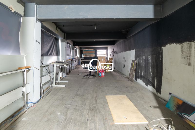 Loja com 1 banheiro e 247m² à venda no bairro Floresta, Porto Alegre
