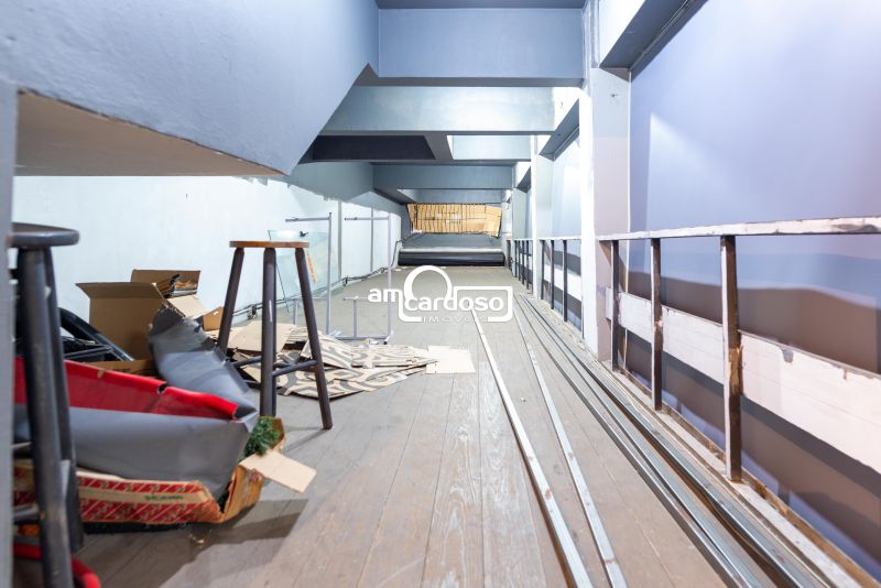 Loja com 1 banheiro e 247m² à venda no bairro Floresta, Porto Alegre