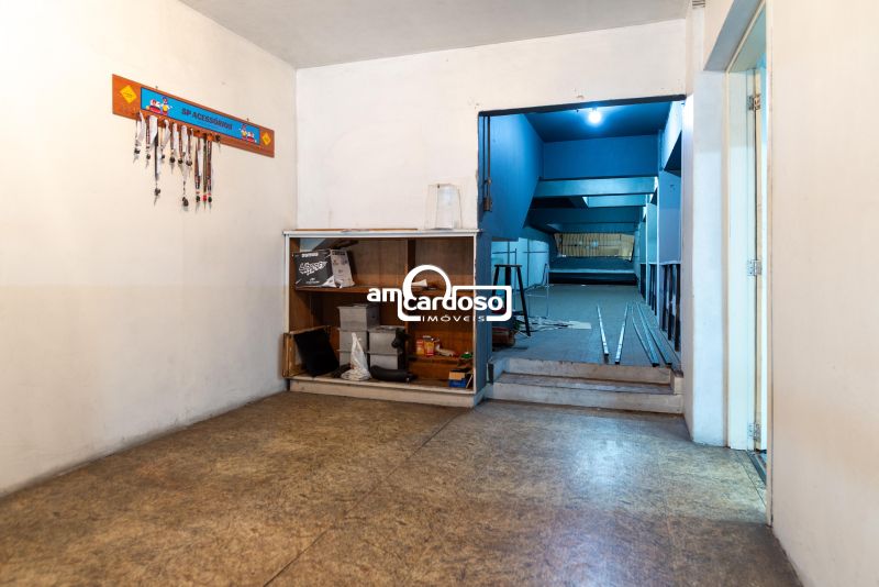 Loja com 1 banheiro e 247m² à venda no bairro Floresta, Porto Alegre