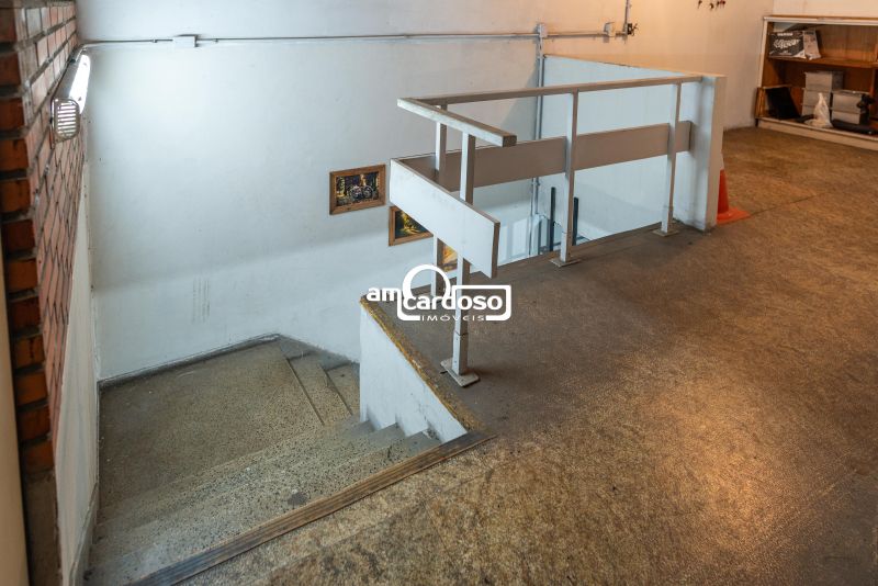 Loja com 1 banheiro e 247m² à venda no bairro Floresta, Porto Alegre
