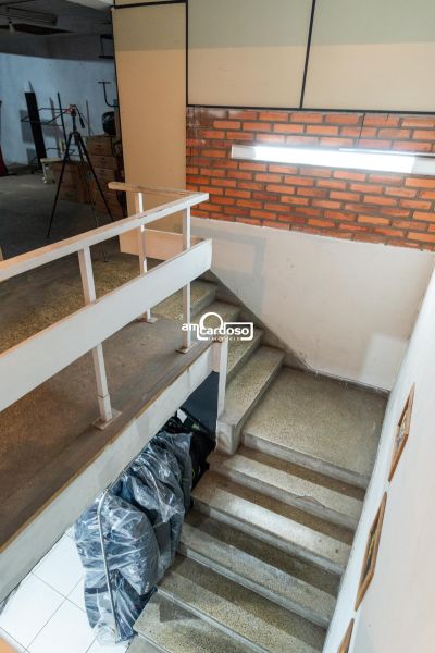 Loja com 1 banheiro e 247m² à venda no bairro Floresta, Porto Alegre