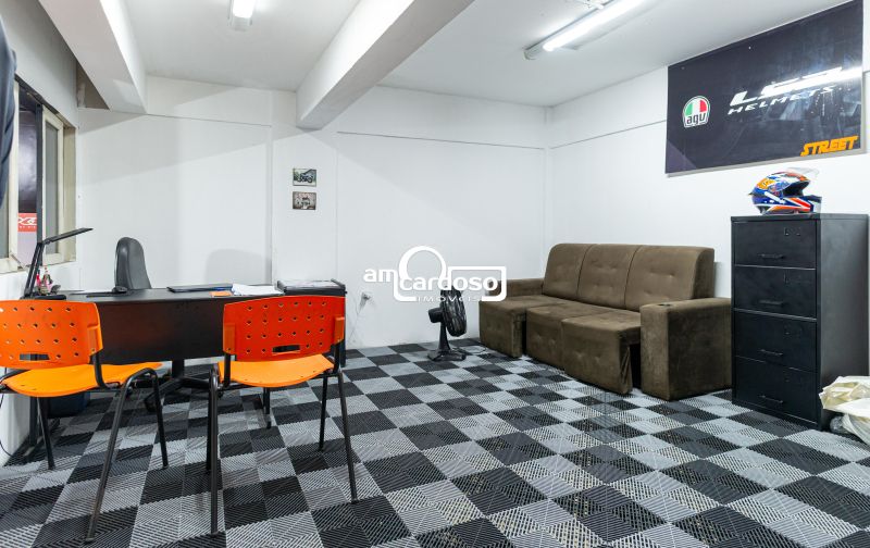 Loja com 1 banheiro e 247m² à venda no bairro Floresta, Porto Alegre
