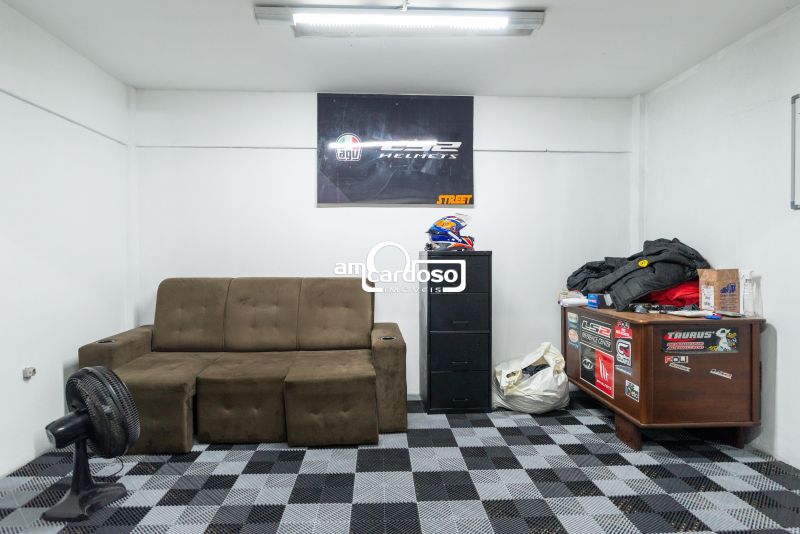 Loja com 1 banheiro e 247m² à venda no bairro Floresta, Porto Alegre