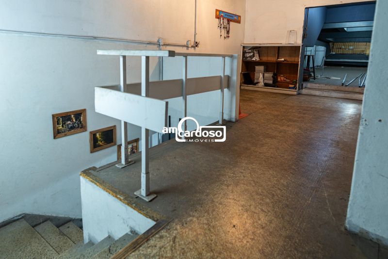 Loja com 1 banheiro e 247m² à venda no bairro Floresta, Porto Alegre