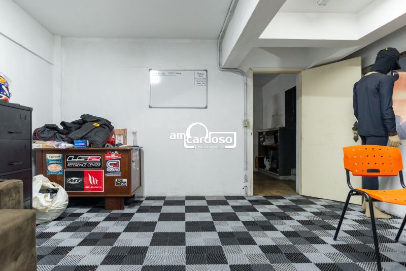 Loja com 1 banheiro e 247m² à venda no bairro Floresta, Porto Alegre