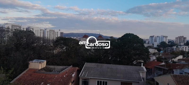Sobrado com 4 quartos, 4 banheiros e 183m² à venda no bairro Sao Sebastiao, Porto Alegre