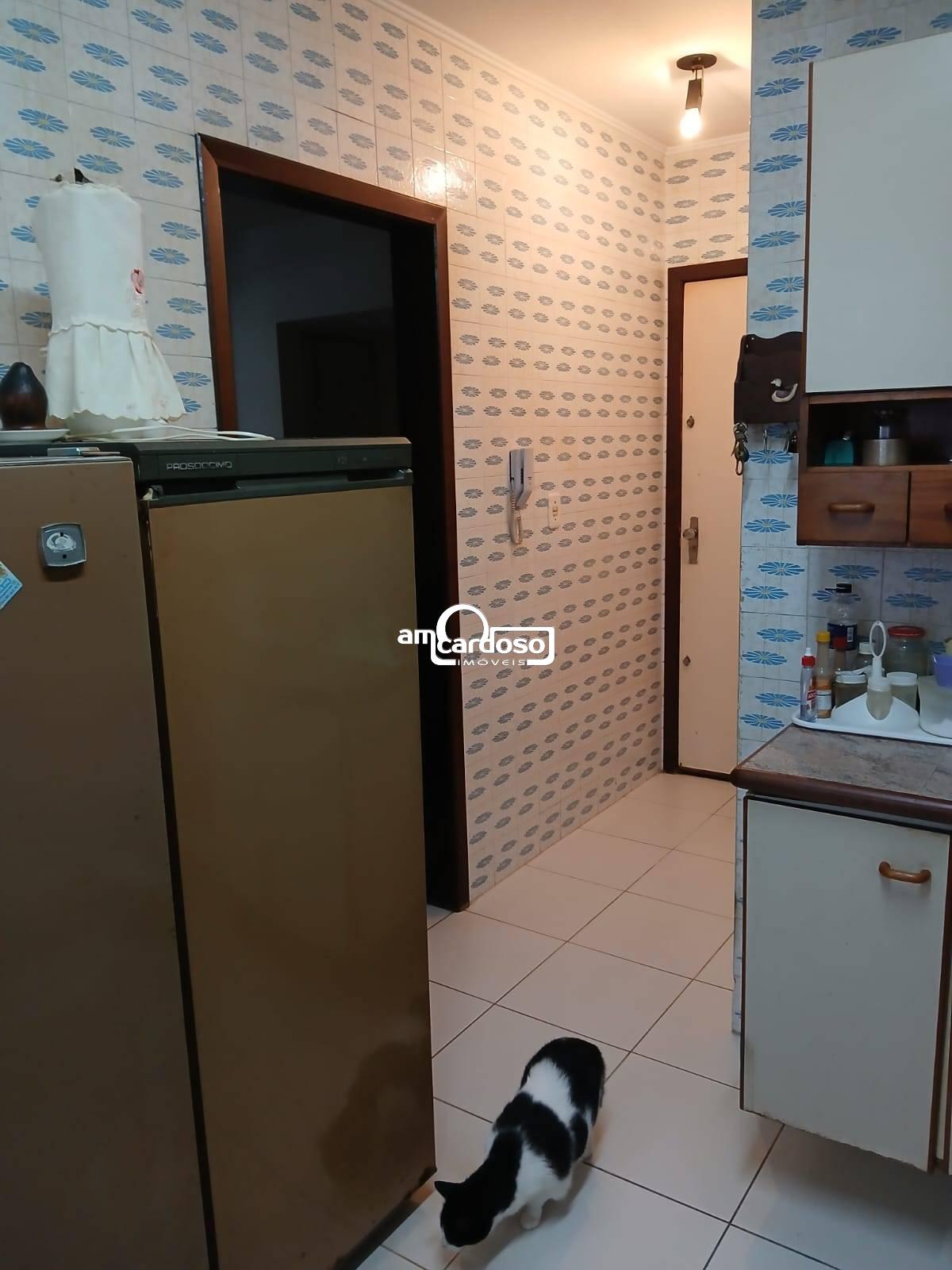 Apartamento com 3 quartos, 3 banheiros e 129m² à venda no bairro Jardim Lindoia, Porto Alegre