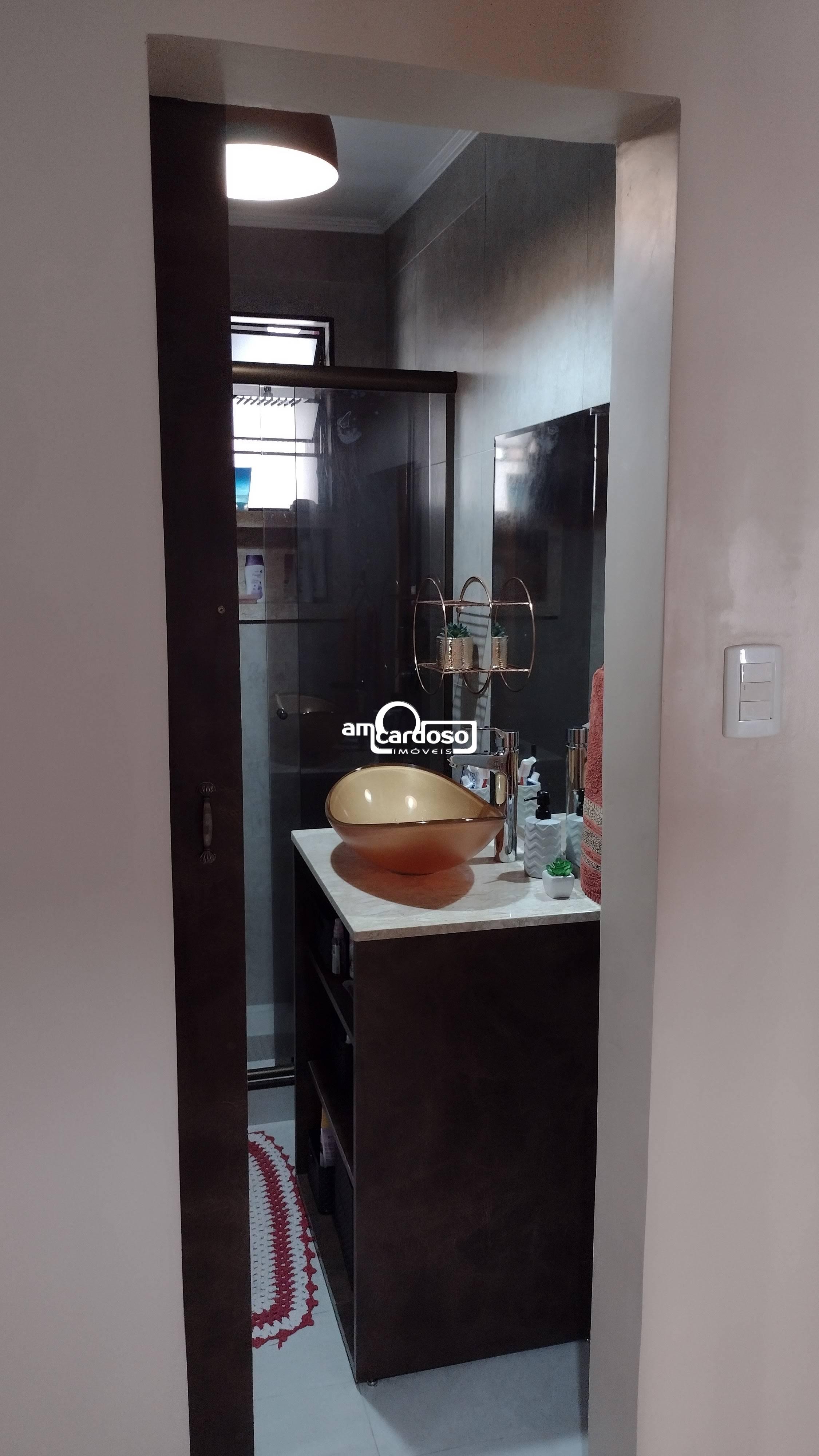 Apartamento com 3 quartos, 1 banheiro e 54m² à venda no bairro Sao Sebastiao, Porto Alegre