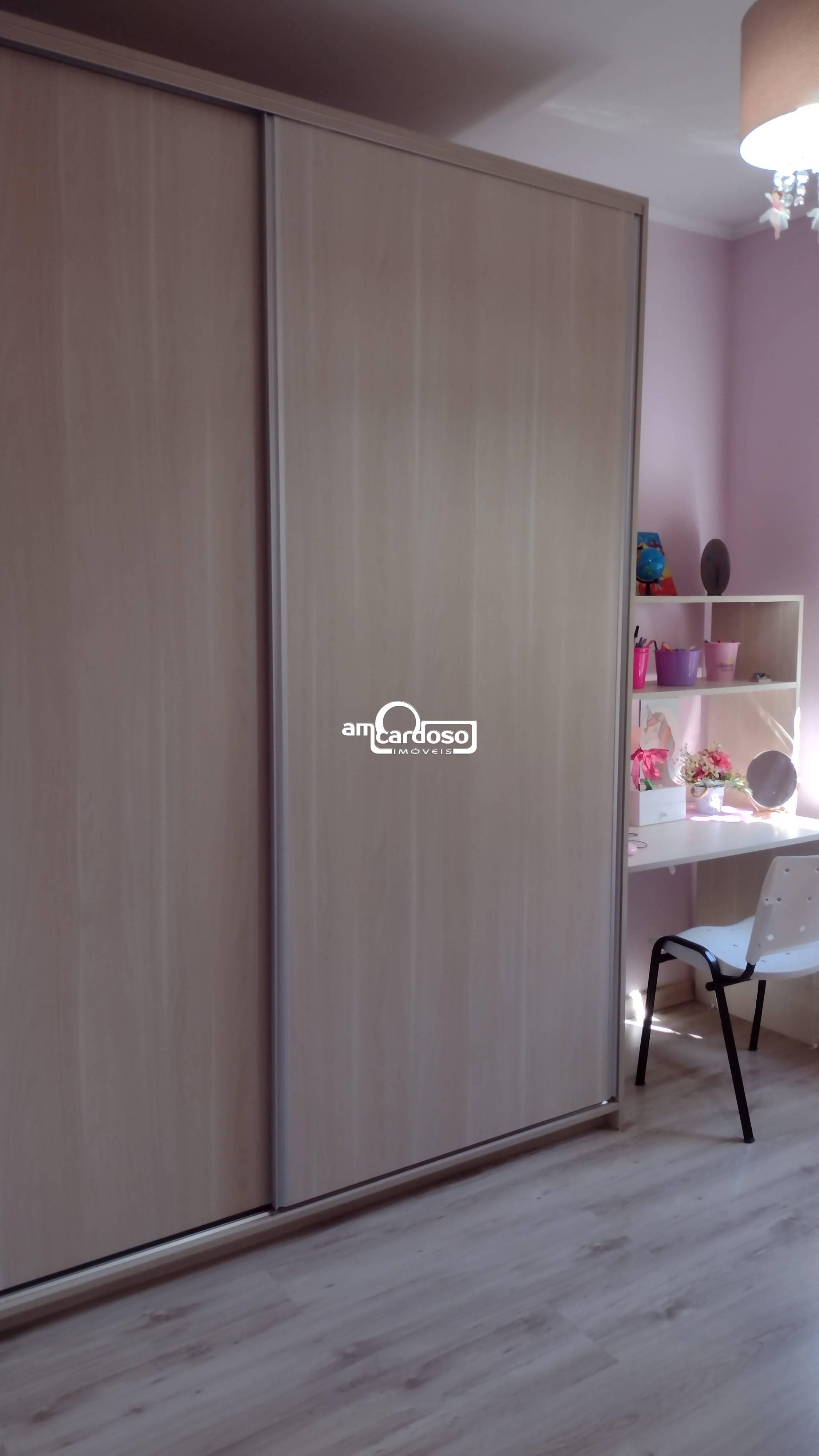 Apartamento com 3 quartos, 1 banheiro e 54m² à venda no bairro Sao Sebastiao, Porto Alegre