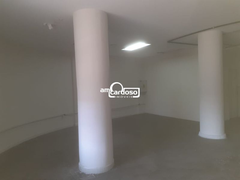 Loja com 4 banheiros e 1071m² à venda no bairro Floresta, Porto Alegre