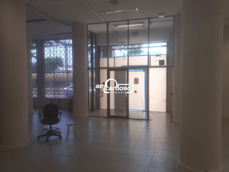 Loja com 4 banheiros e 1071m² à venda no bairro Floresta, Porto Alegre