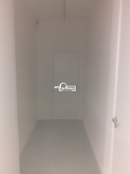 Loja com 4 banheiros e 1071m² à venda no bairro Floresta, Porto Alegre