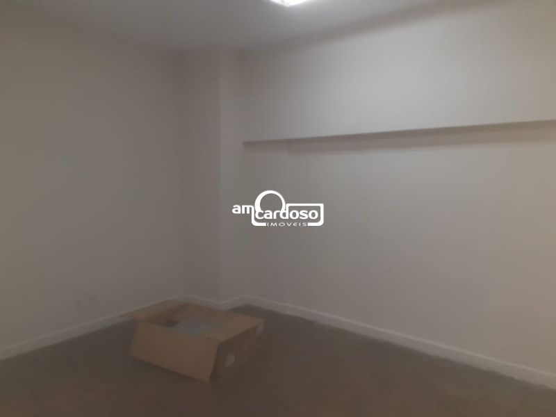 Loja com 4 banheiros e 1071m² à venda no bairro Floresta, Porto Alegre