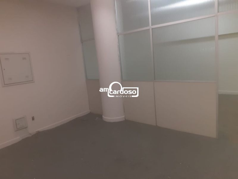 Loja com 4 banheiros e 1071m² à venda no bairro Floresta, Porto Alegre