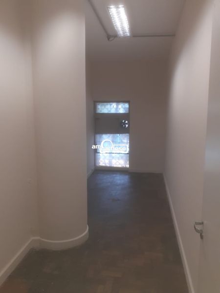 Loja com 4 banheiros e 1071m² à venda no bairro Floresta, Porto Alegre