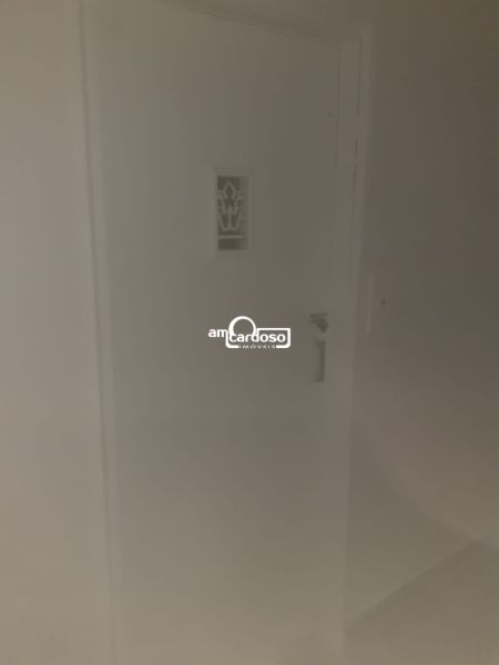 Loja com 4 banheiros e 1071m² à venda no bairro Floresta, Porto Alegre