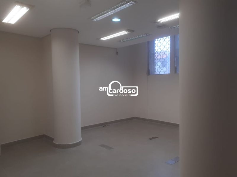 Loja com 4 banheiros e 1071m² à venda no bairro Floresta, Porto Alegre