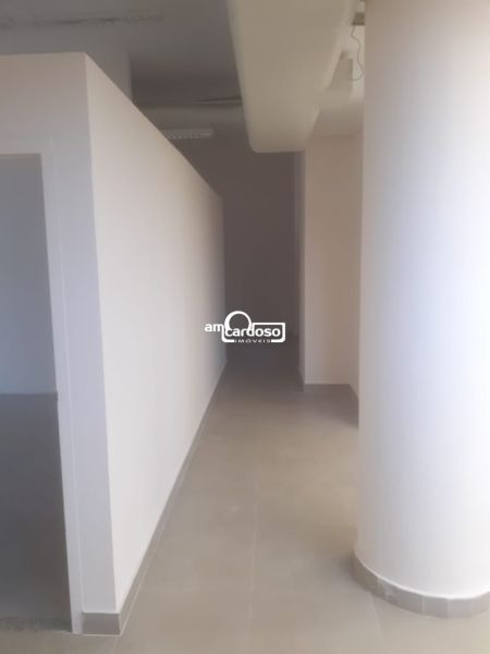 Loja com 4 banheiros e 1071m² à venda no bairro Floresta, Porto Alegre
