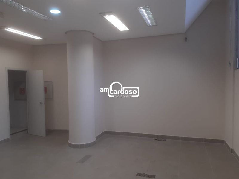 Loja com 4 banheiros e 1071m² à venda no bairro Floresta, Porto Alegre