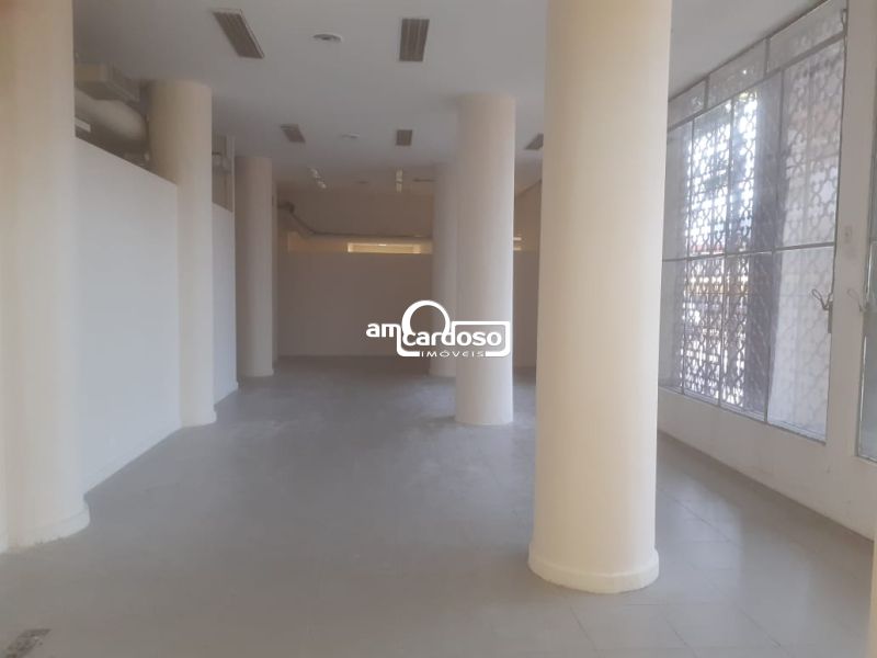 Loja com 4 banheiros e 1071m² à venda no bairro Floresta, Porto Alegre