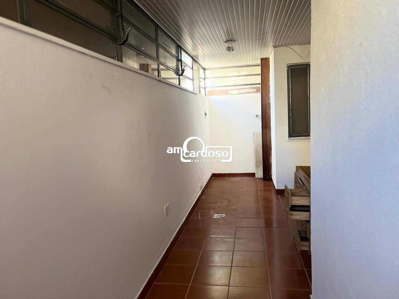 Sala com 28m² à venda no bairro Passo Dareia, Porto Alegre