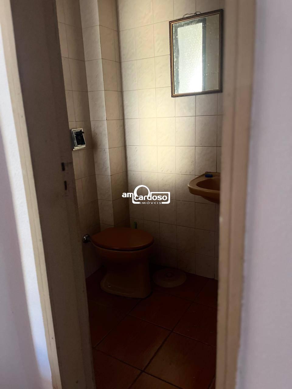 Sala com 28m² à venda no bairro Passo Dareia, Porto Alegre