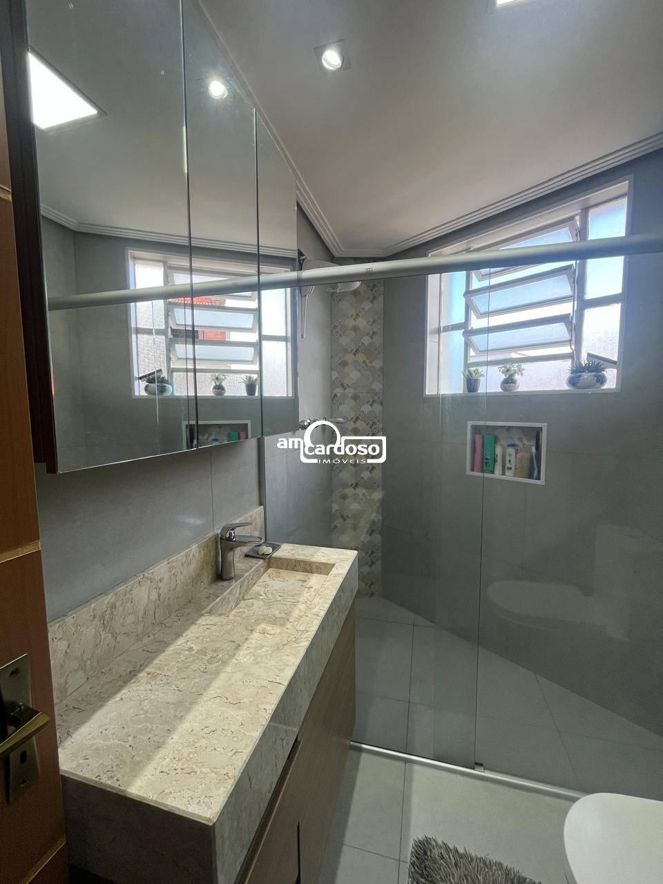 Apartamento com 3 quartos, 2 banheiros e 99m² à venda no bairro Sao Sebastiao, Porto Alegre
