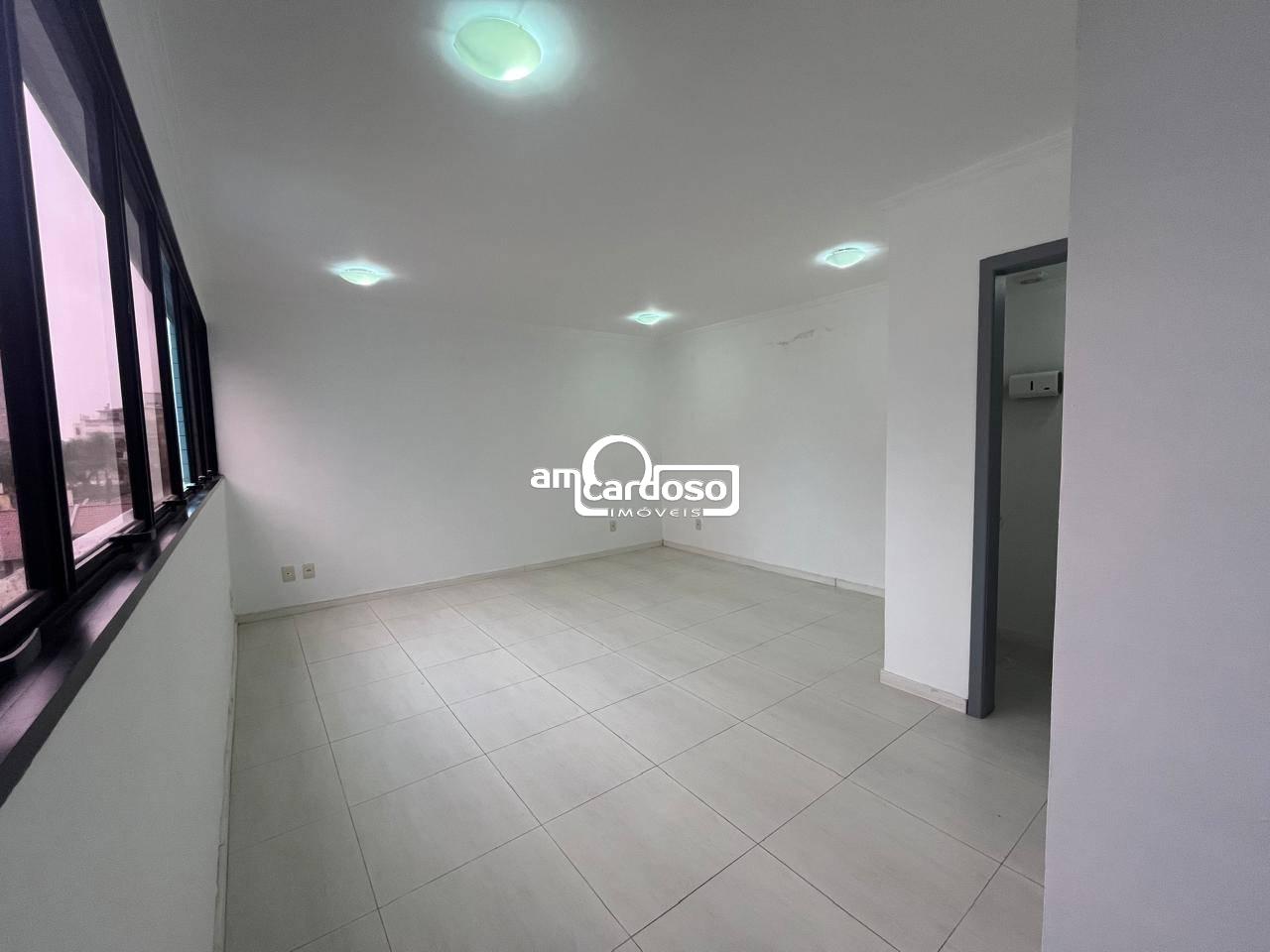 Sala com 32m² para alugar no bairro Cristo Redentor, Porto Alegre