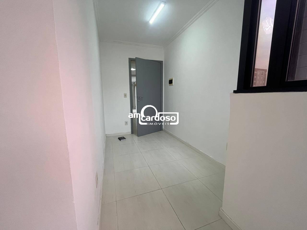 Sala com 32m² para alugar no bairro Cristo Redentor, Porto Alegre