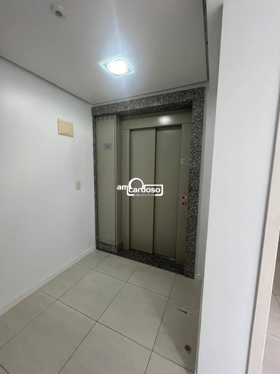 Sala com 32m² para alugar no bairro Cristo Redentor, Porto Alegre